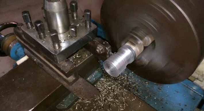 Method of turning operations on lathe machine
